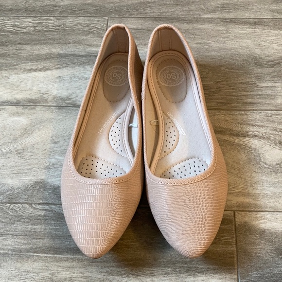 Pink flats